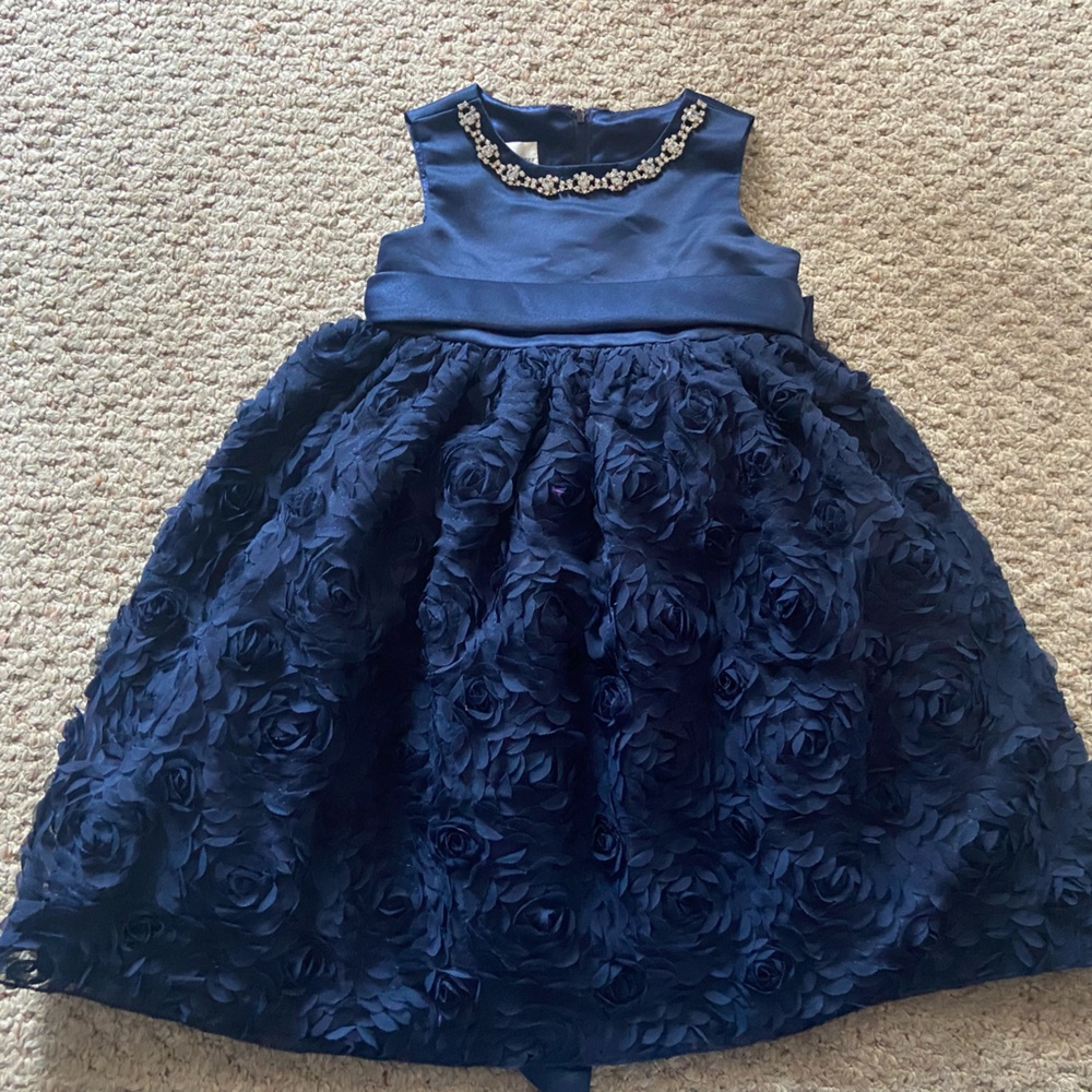 Girls size 4 formal dress